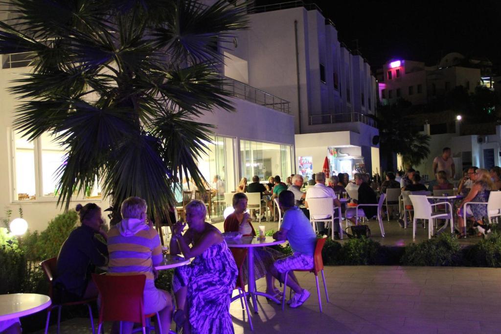 גומבט Club Shark Hotel מראה חיצוני תמונה