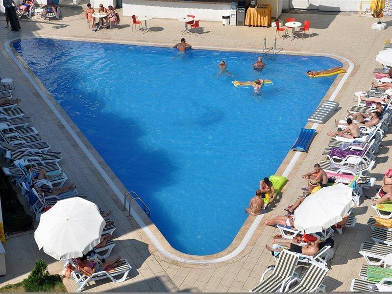 גומבט Club Shark Hotel מראה חיצוני תמונה
