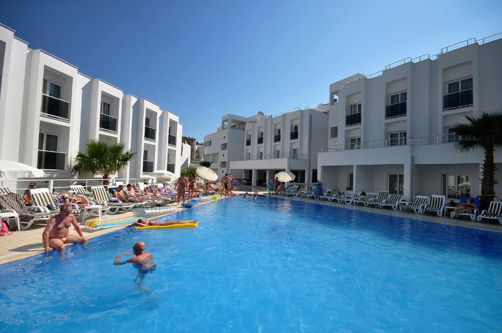 גומבט Club Shark Hotel מראה חיצוני תמונה