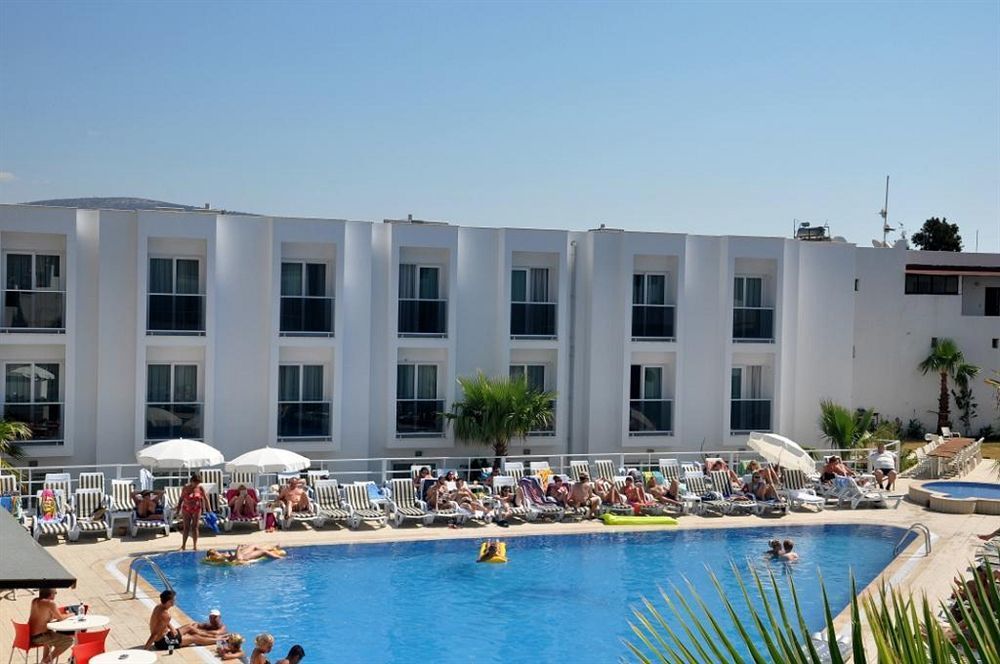גומבט Club Shark Hotel מראה חיצוני תמונה